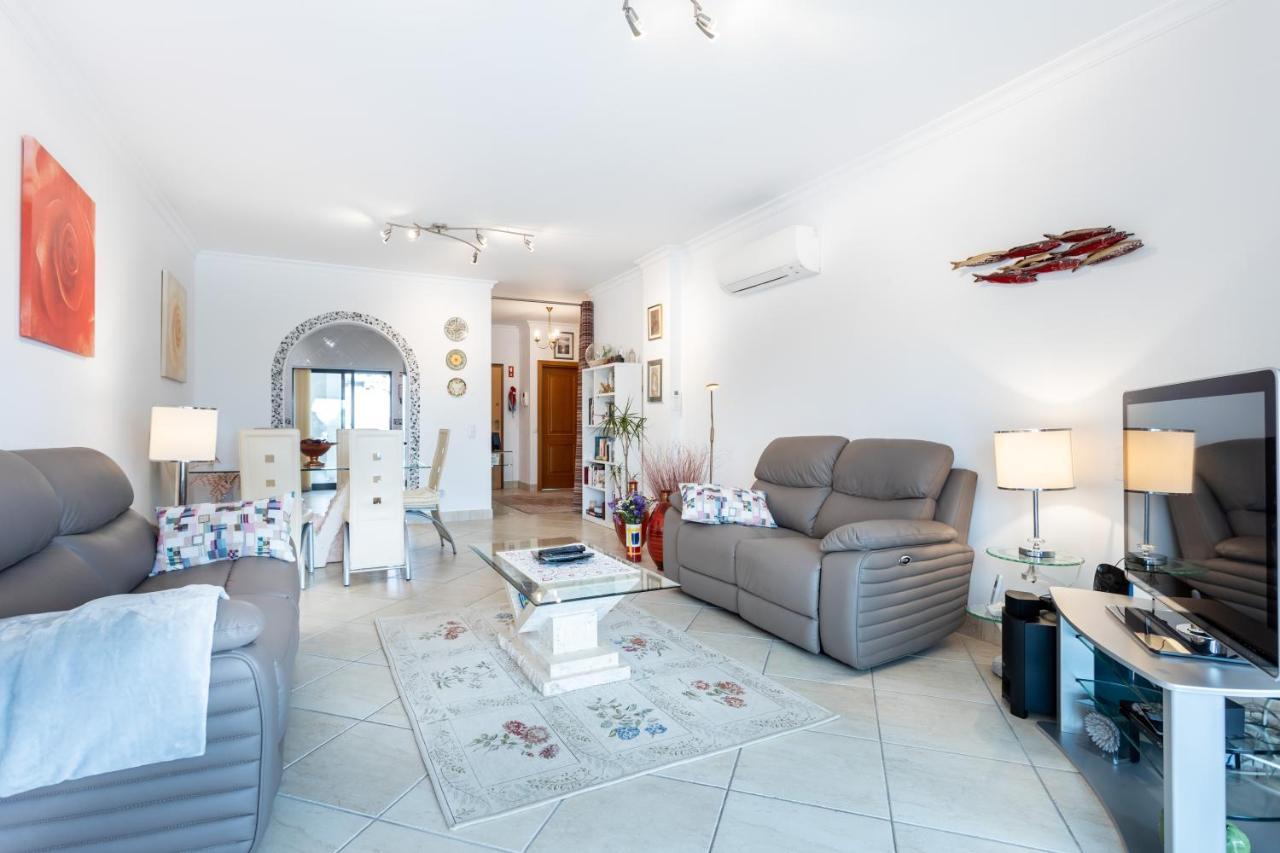 Great 2 Bedroom Apartment With Communal Pool 라고스 외부 사진