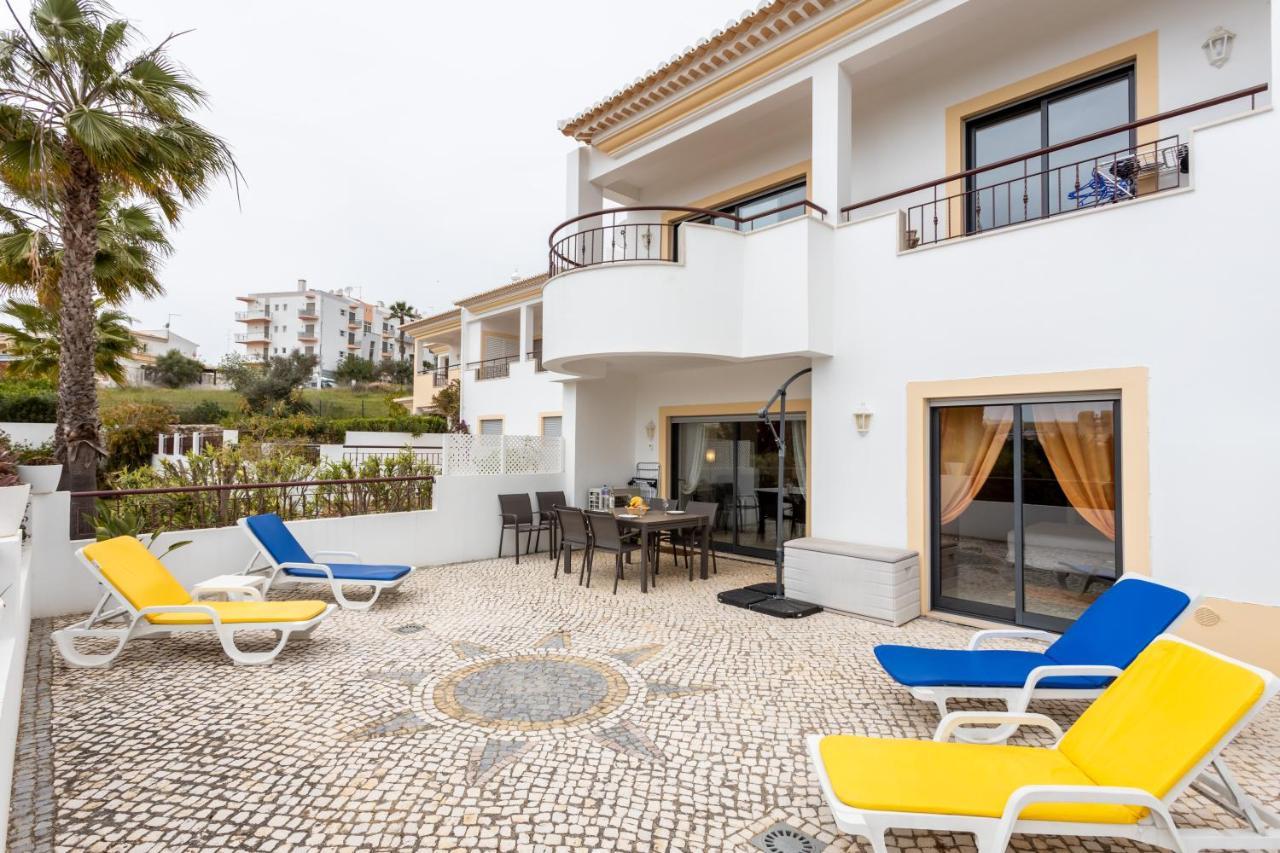 Great 2 Bedroom Apartment With Communal Pool 라고스 외부 사진