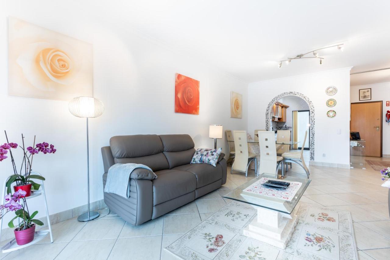 Great 2 Bedroom Apartment With Communal Pool 라고스 외부 사진