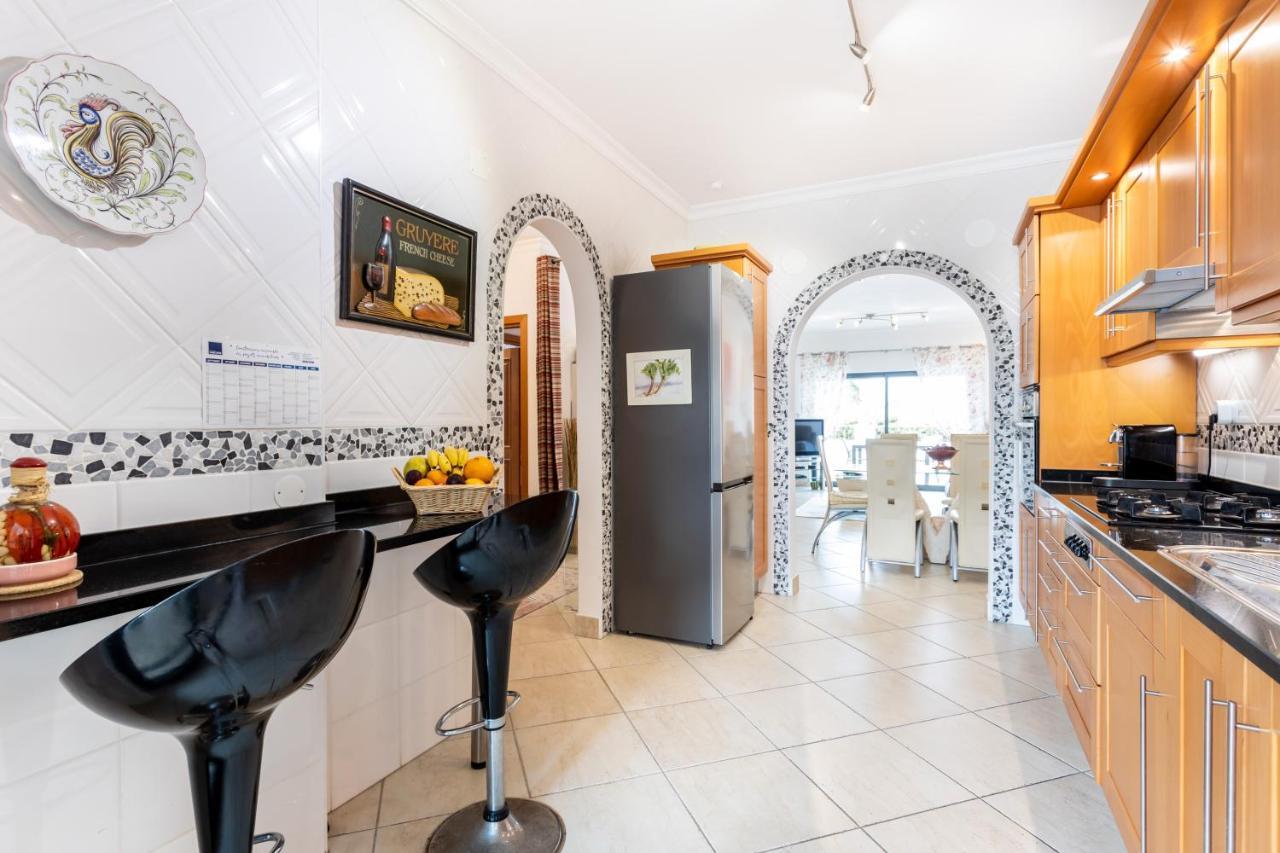 Great 2 Bedroom Apartment With Communal Pool 라고스 외부 사진