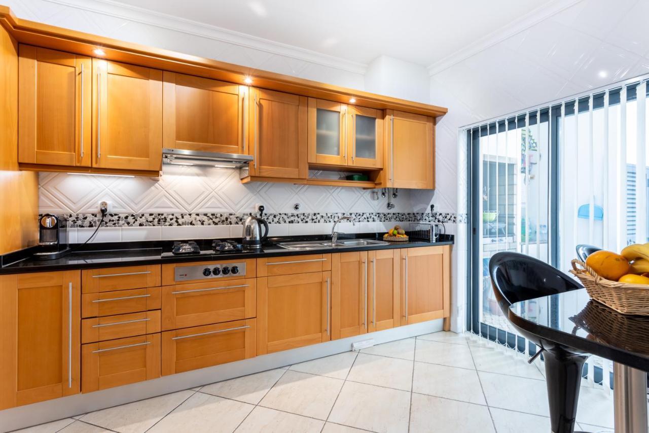 Great 2 Bedroom Apartment With Communal Pool 라고스 외부 사진